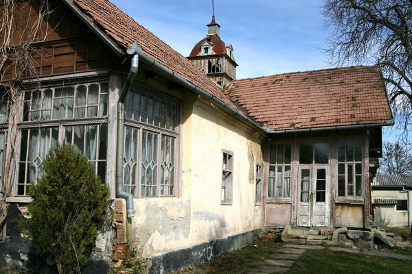 La Bădăcin, casa lui Iuliu Maniu, monument istoric construit în 1879, este în stare avansată de deteriorare 