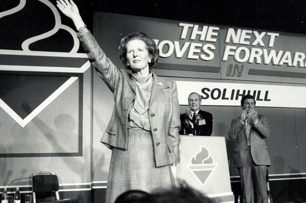 Margaret Thatcher după victoria zdrobitoare din alegerile din anul 1987
