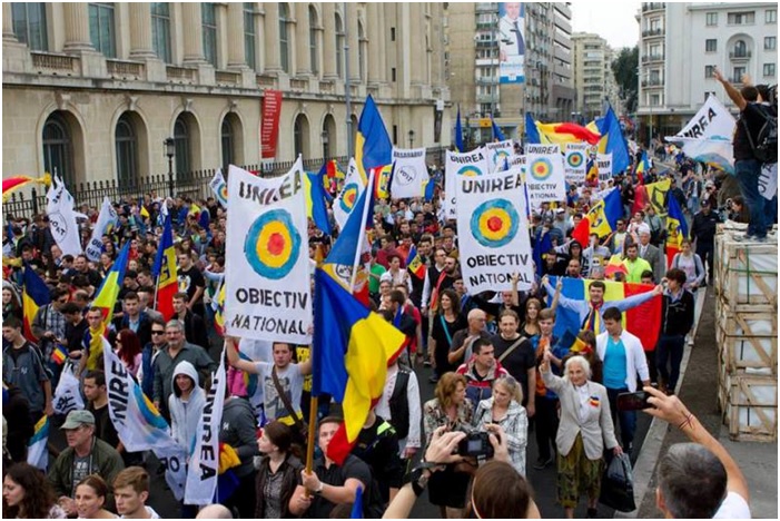 12.000 de români din România şi Basarabia au cerut unirea pe străzile Bucureştiului la marşul Acţiunii 2012 din 12.10.2014