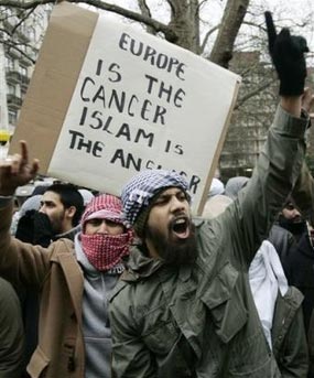 Mai exact: progresismul este cancerul iar islamul este faza terminală a acestui cancer